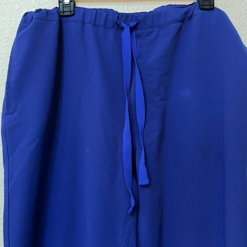 Figs technical collection sz medium M pants